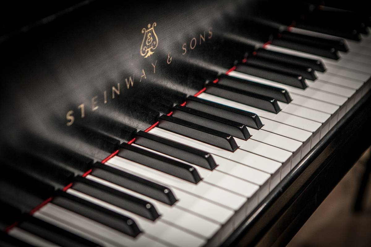 steinway sons pianos Bretagne