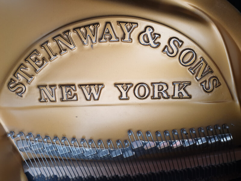 PIANO À QUEUE OCCASION STEINWAY & SONS