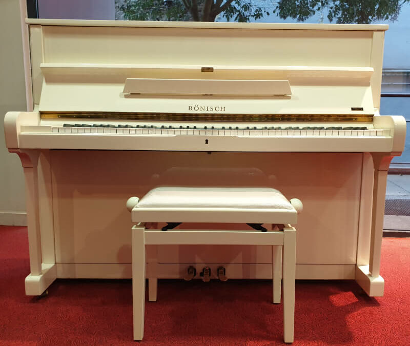 PIANO RÖNISCH BLANC 2 880€