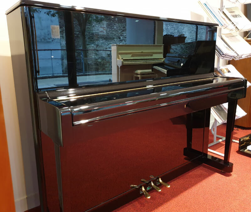 PIANO DROIT D’OCCASION PETROF