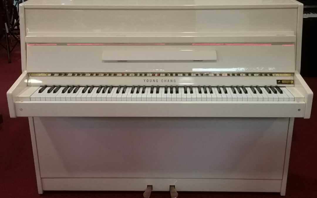 PIANO YOUNG CHANG EC-109 IVOIRE