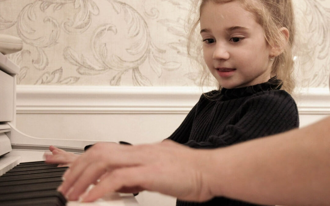 Apprentissage du piano et effets positifs pour l’enfant