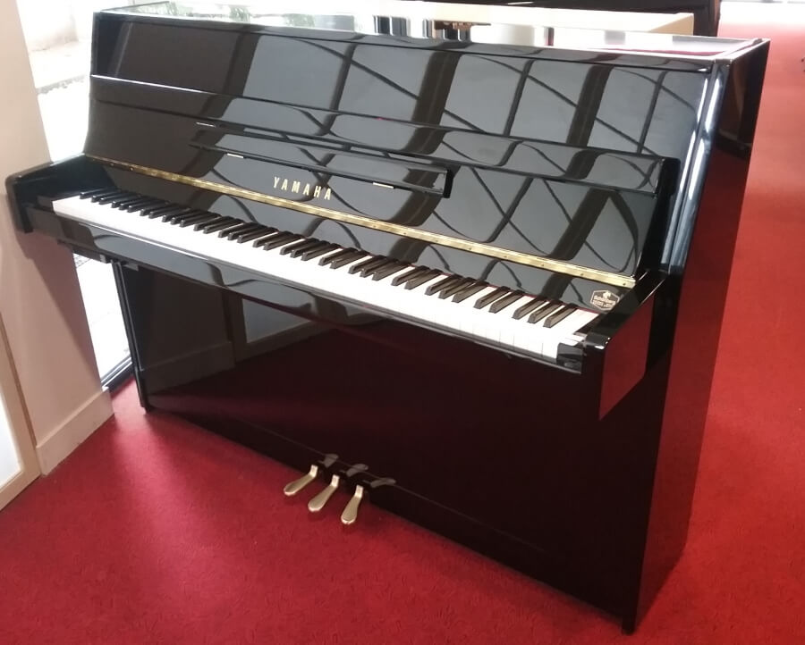 piano japonais YAMAHA U1