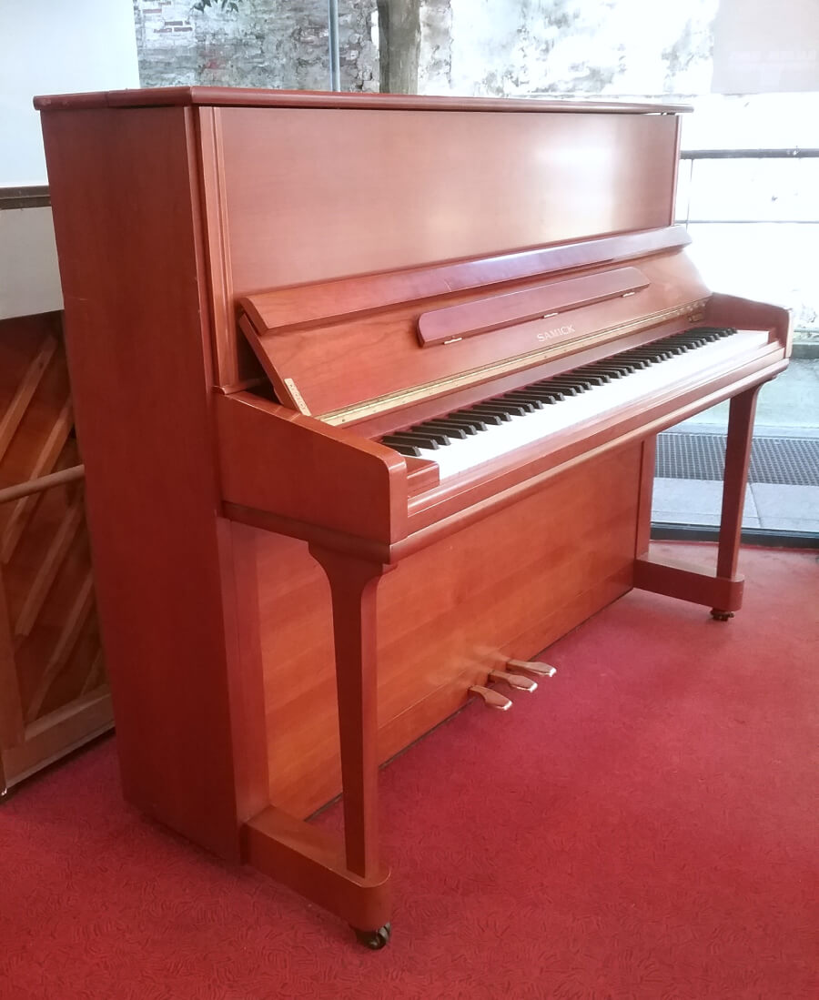 piano japonais YAMAHA U1