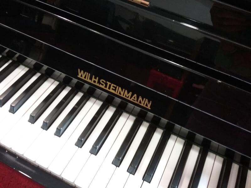 WILH.STEINEMANN CLAVIER piano droit sauter laqué noir