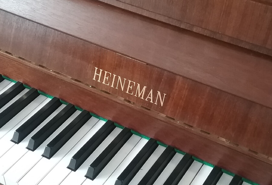 HEINEMAN CLAVIER piano tchèque petrof