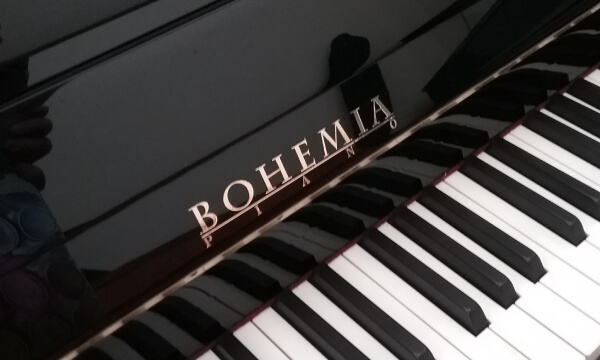 piano tchèque petrof