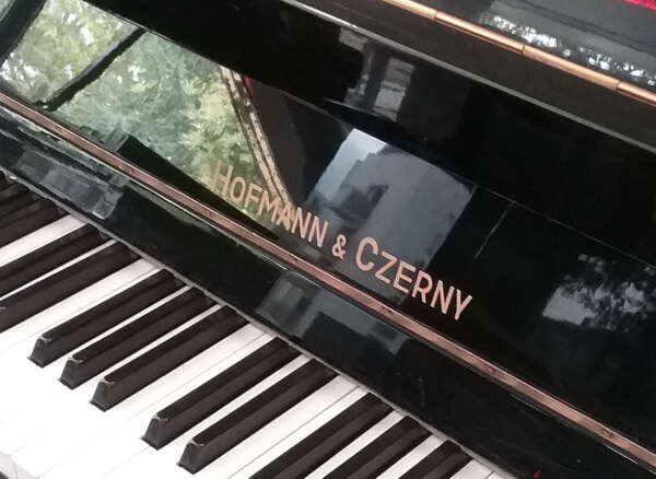 piano tchèque petrof